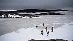 Lawinenabgänge in Island: Schneemassen verschütten Hafen