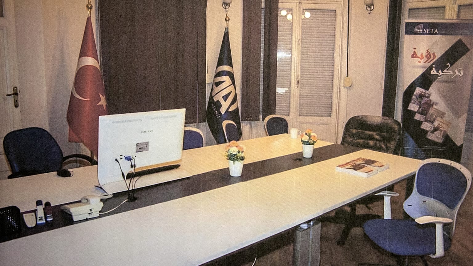 Τα γραφεία του Πρακτορείου Ανατολού στο Κάιρο μετά τη σύλληψη των τεσσάρων εργαζομένων από τις αρχές της Αιγύπτου. 