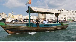 Auf dem Dubai Creek durch die historischen Stadtviertel des Emirats