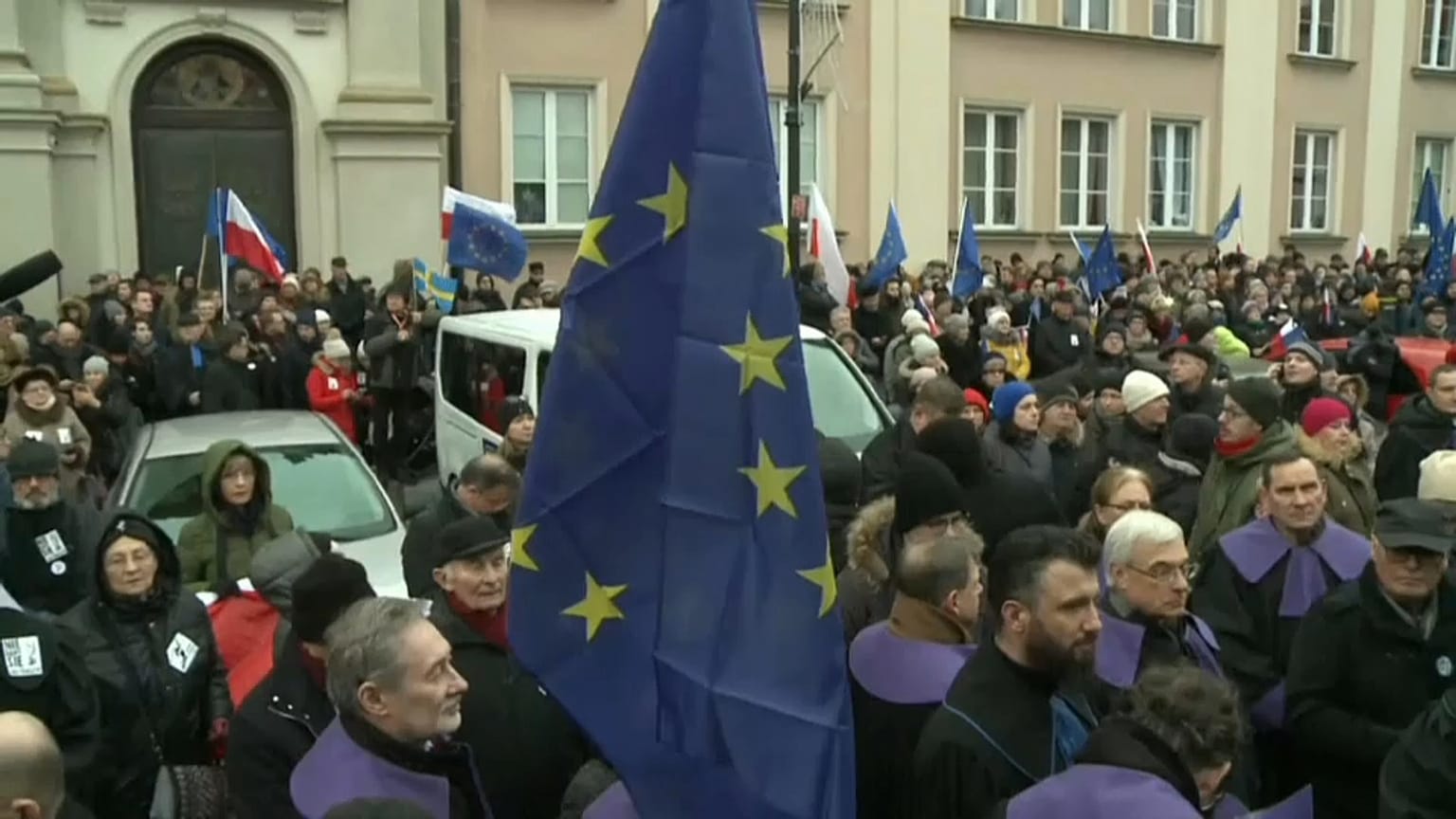 A Néppárt nagy többsége is a Fidesz ellen fordult