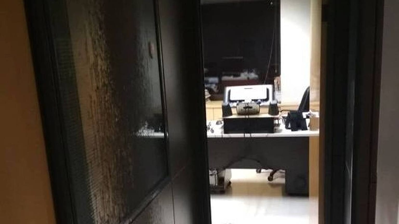 Ο Ρουβίκωνας ανέλαβε την ευθύνη για την επίθεση στα γραφεία εφημερίδων