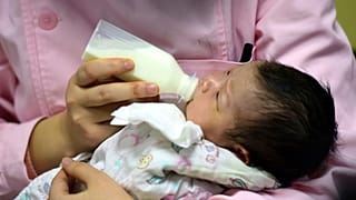 Çin'de doğum oranı son 70 yılın en düşük seviyesinde