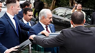 Athènes reçoit le maréchal Haftar deux jours avant la conférence de Berlin
