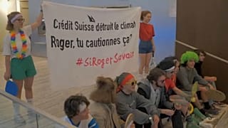 Felmentették a Credit Suisse-nél teniszező klímaaktivistákat
