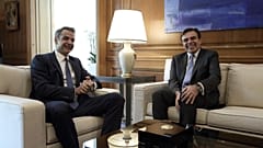 Ο Κυριάκος Μητσοτάκης και ο Μαργαρίτης Σχοινάς στο Μέγαρο Μαξίμου