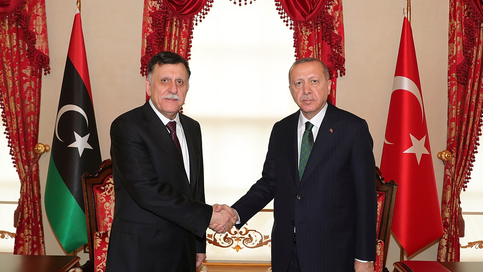الرئيس التركي رجب طيب إردوغان ورئيس حكومة الوفاق الوطني الليبية 