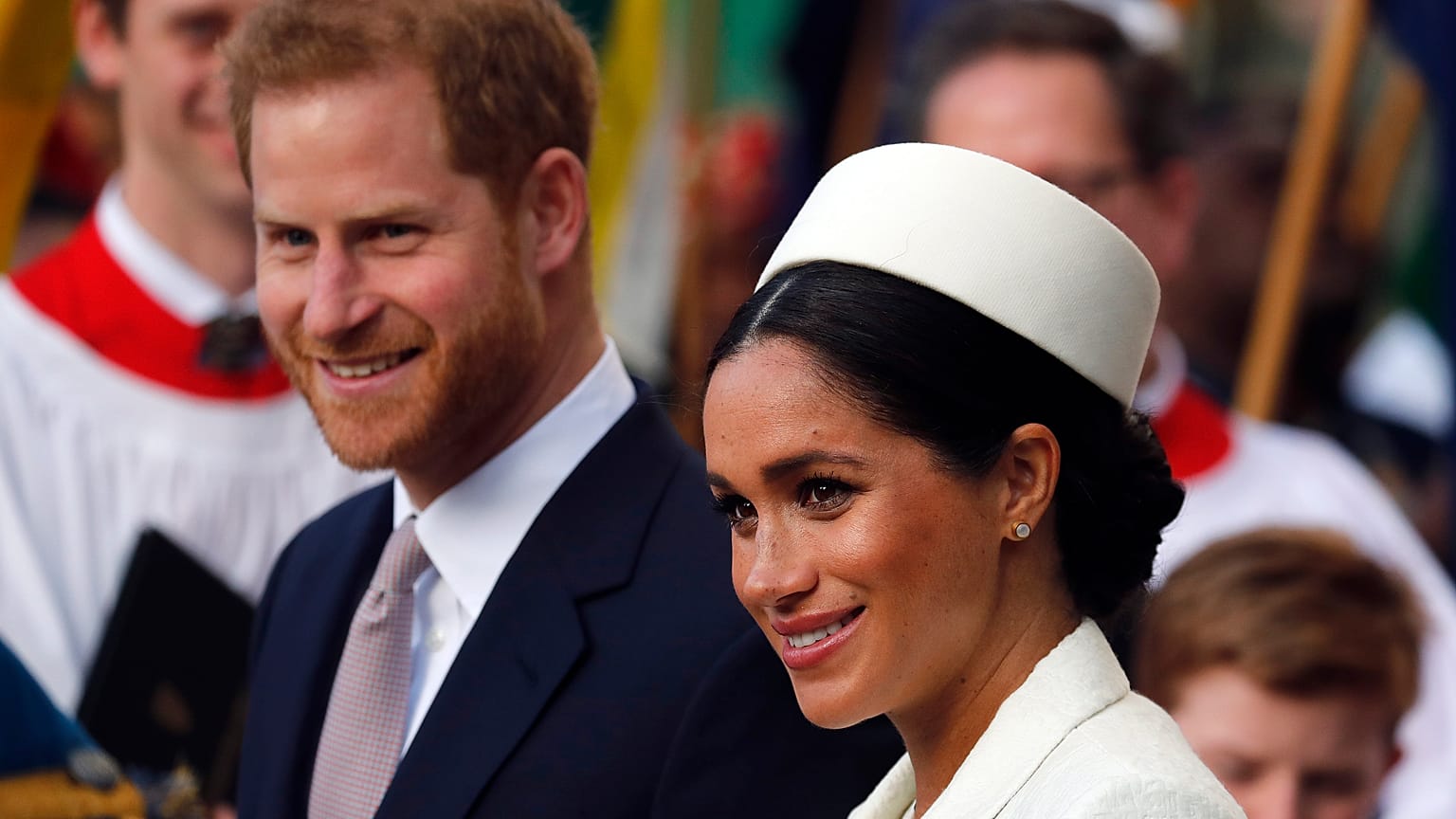 Kraliçe II. Elizabeth'ten resmi duyuru: Harry ve Meghan çifti artık kraliyet ailesinde değil