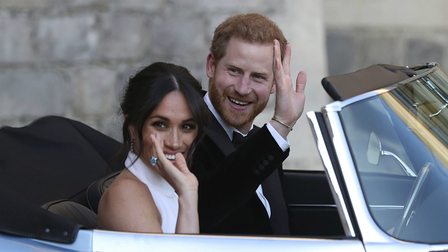 Meghan Markle e Harry dizem adeus aos títulos monárquicos e aos fundos da coroa