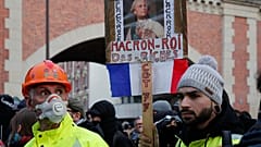 Sarı Yelekliler'in Paris'teki gösterileri şiddet olaylarına dönüştü: 40 gözaltı en az 20 yaralı