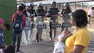 La caravana de migrantes presiona por seguir rumbo a EEUU