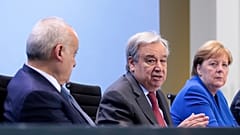 Συμφωνία για εκεχειρία στη Λιβύη και στενή επιτήρηση του εμπάργκο όπλων
