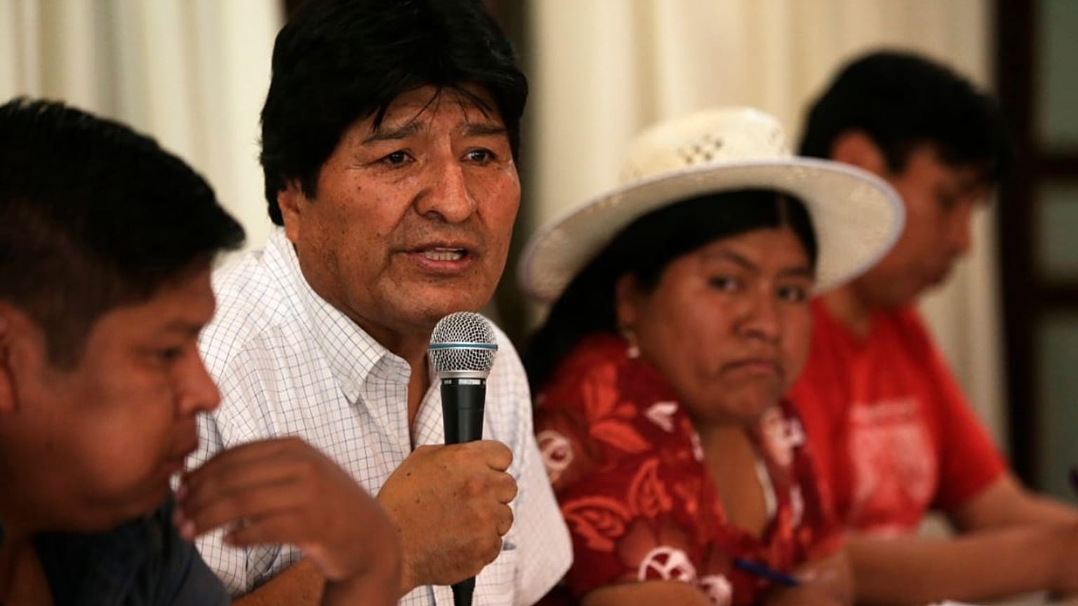 Evo Morales pasa el testigo: Luis Arce será candidato del MAS a la presidencia de Bolivia