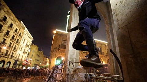 Protests turn to clashes near Lebanon parliament in Beirut