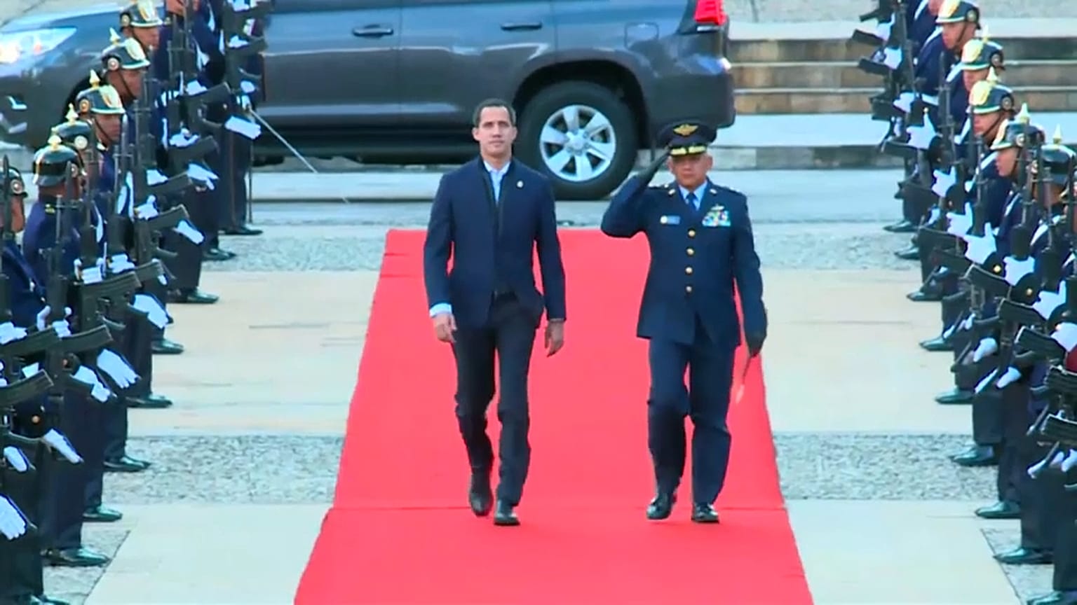 Guaidó prevé una gira europea tras reunirse con Pompeo en Bogotá