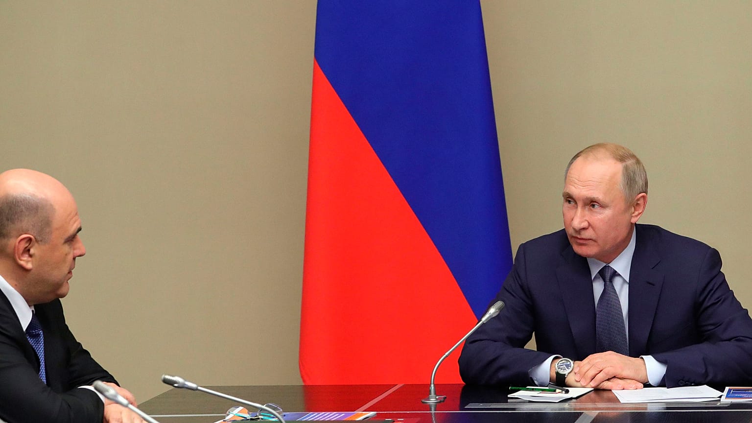 Rusya Devlet Başkanı Vladimir Putin ülkenin yeni Başbakanı Mihail Mişustin ile birlikte.