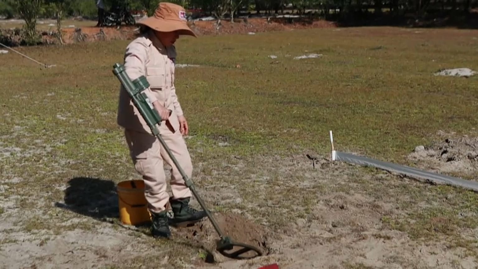 Mehr Bomben als im 2. Weltkrieg: Entminung in Vietnam