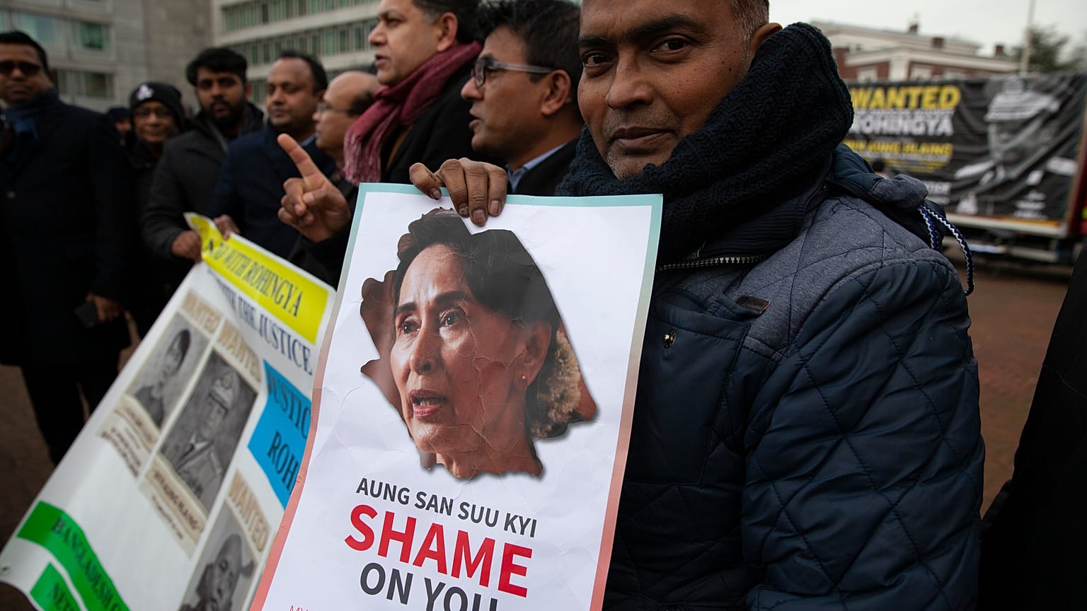  Myanmar: 'Arakanlı Müslümanların hedef olduğu şiddet soykırım değil savaş suçu'
