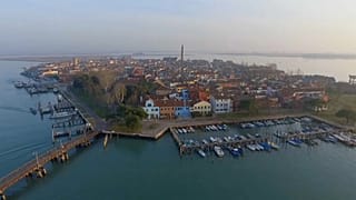 Laguna di Venezia: a rischio estinzione, Burano non è isola per giovani