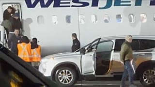 Megérkezett Kanadába Harry herceg