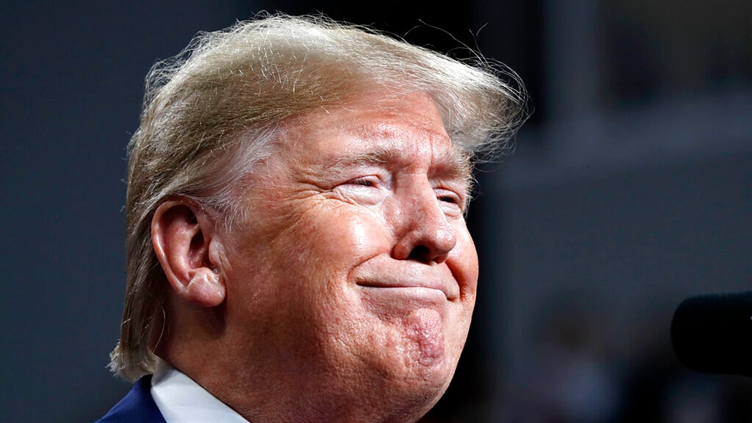 Hárommillió dolláros vérdíjat tűztek ki Trump fejére, "bárkinek, aki megöli"