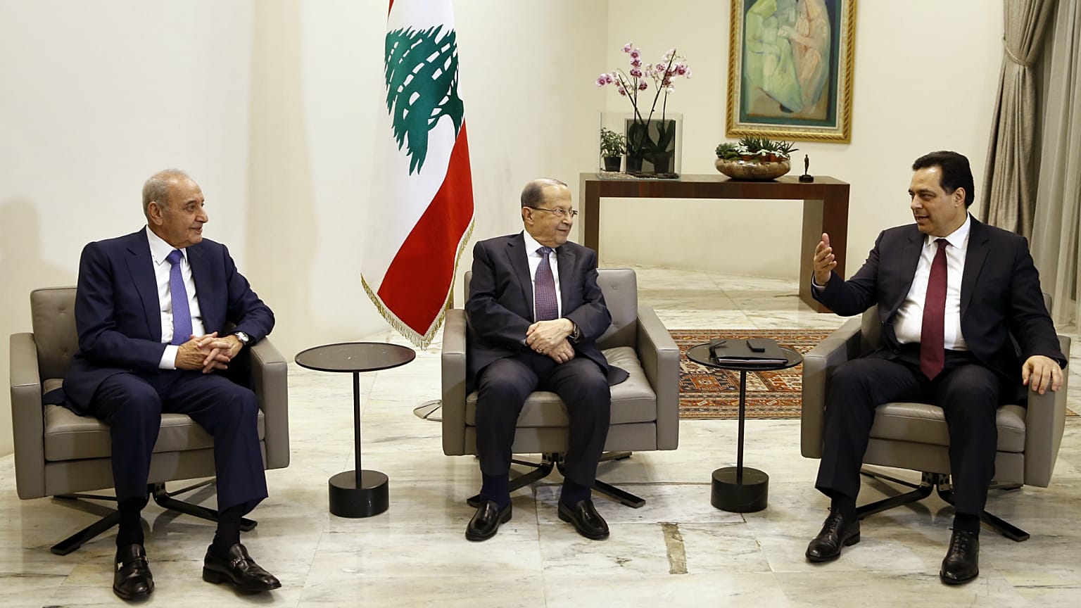 دياب برفقة عون ورئيس البرلمان نبيه بري