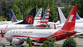 بوينغ تعلن أن طائراتها من طراز "737 ماكس" لن تعاود التحليق قبل "منتصف 2020