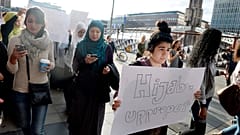 İsveç'te başörtüsüne destek eylemi
