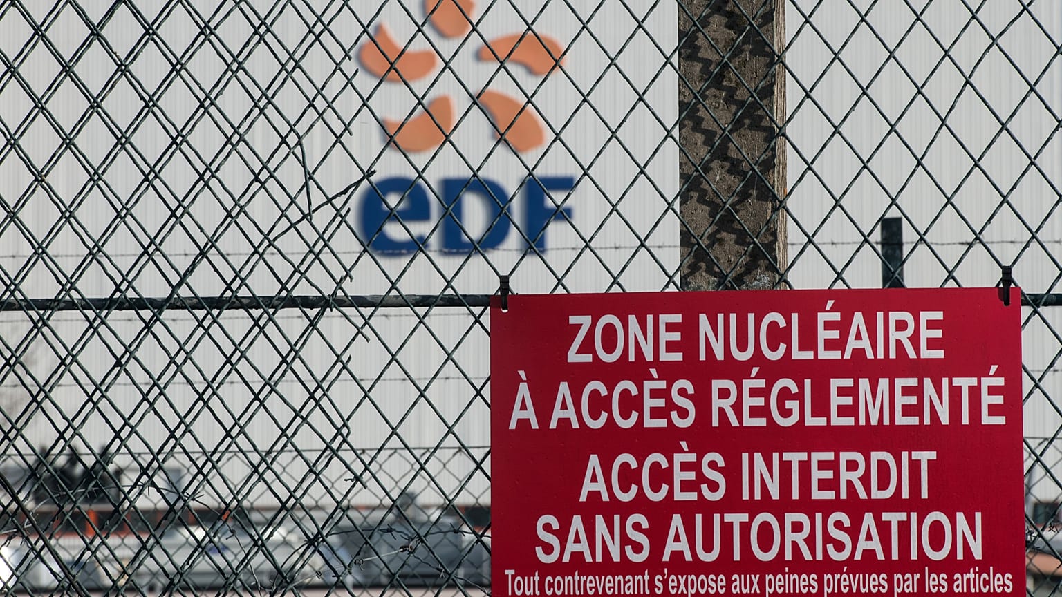 La Francia spegne 14 reattori nucleari
