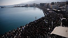 Yunanistan'daki Midilli, Sakız ve Sisam adalarında, kamu kurumları göçmen krizine dikkati çekmek amacıyla bir günlük greve gitti