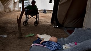 Χίος: Οι άθλιες συνθήκες διαβίωσης προσφύγων-μεταναστών στη ΒΙΑΛ