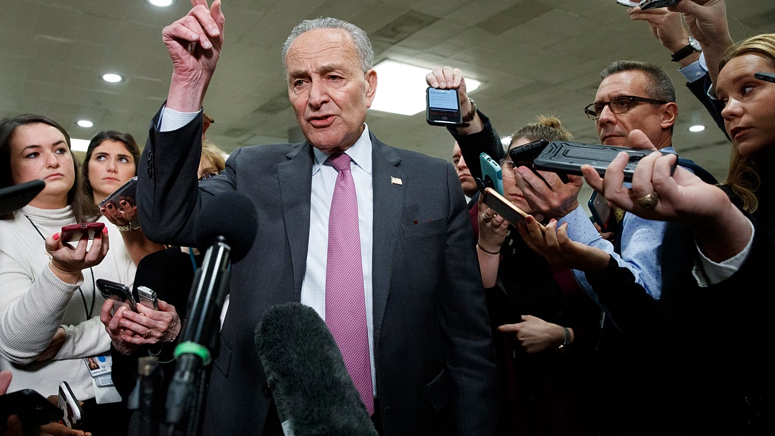 Democrats appeal to sceptical Republicans as impeachment trial opens