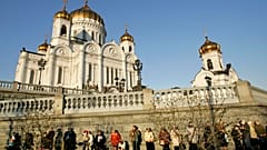 6 Witze über Kirche, Politik (und Putin): Comedian flieht aus Russland