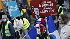 Milhares de franceses mantém a luta contra o regime de pensões por pontos