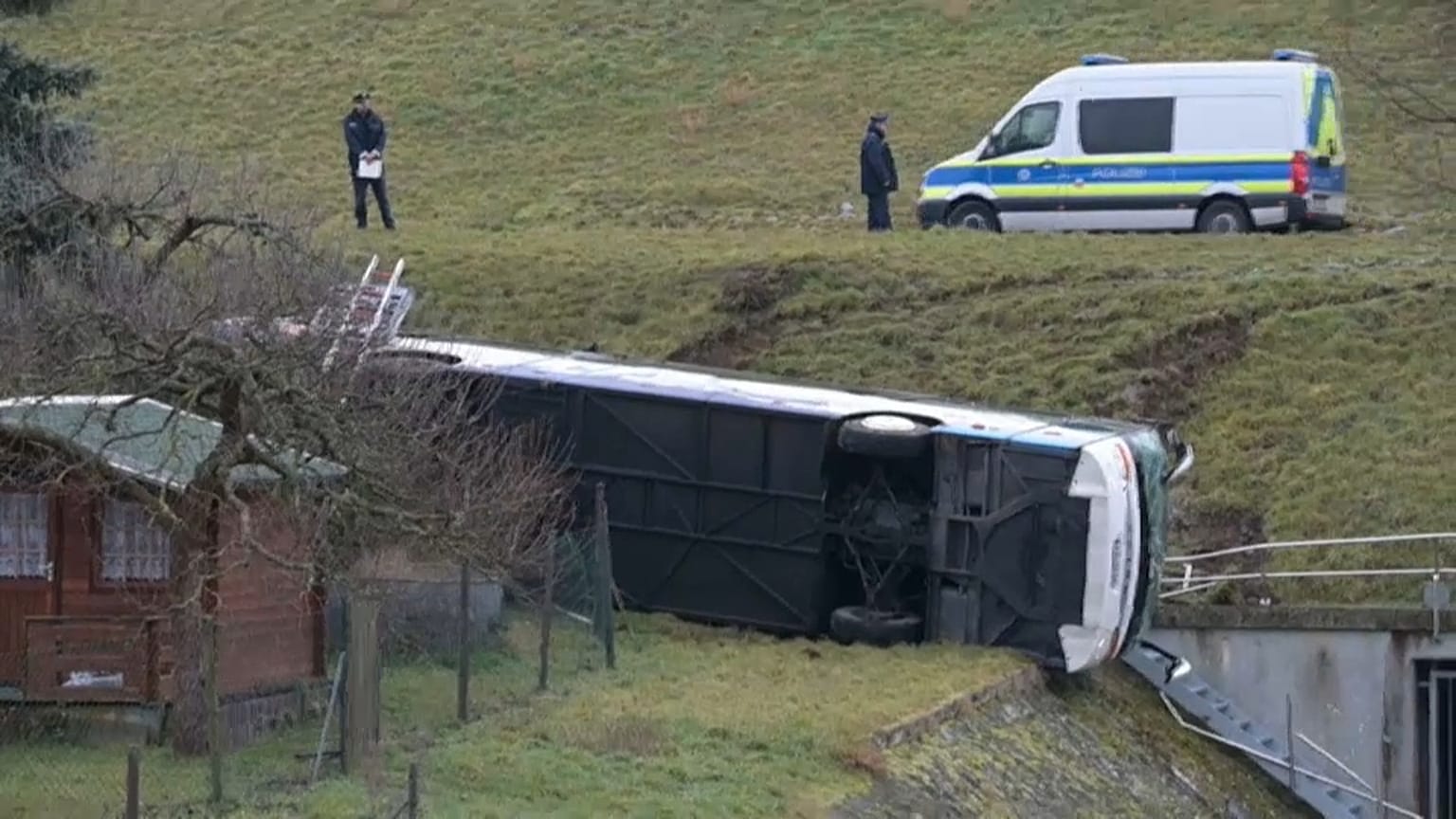 Verunglückter Bus bei Berka