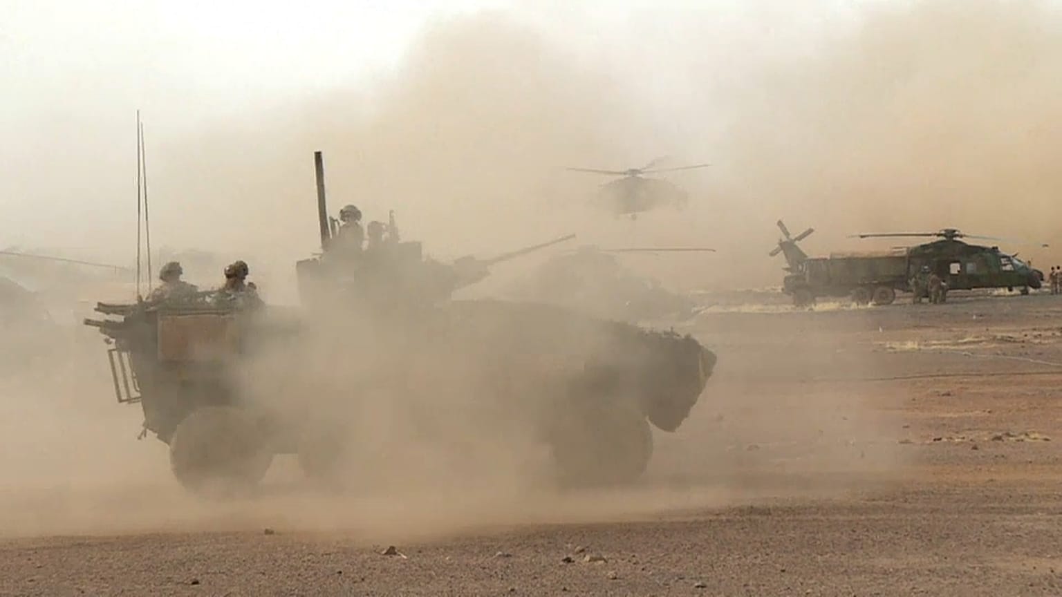 Une quarantaine de djihadistes mis "hors de combat" au Mali