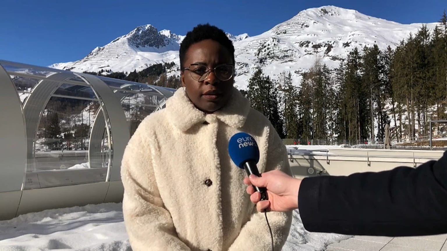 Angola procura ganhar a confiança dos investidores em Davos