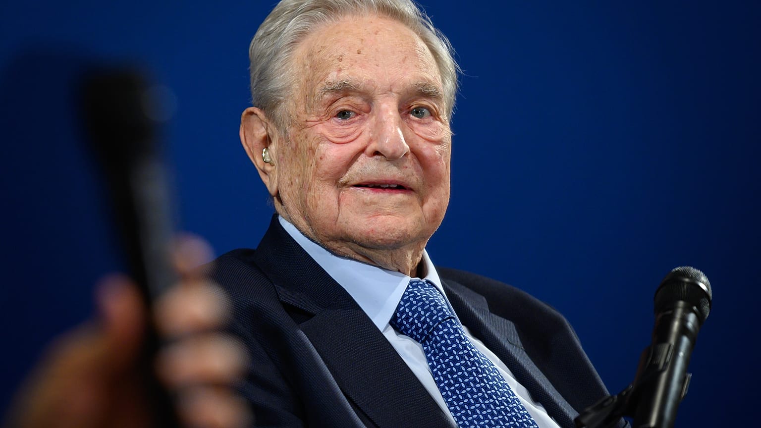 Soros egymilliárd dollárból alapít új egyetemi hálózatot