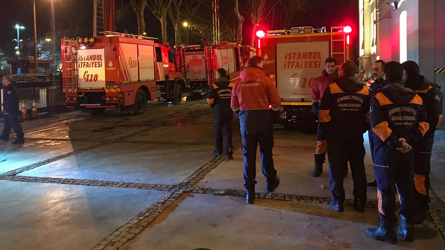 İBB yardım konvoyu Elazığ yolunda