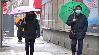 Menschen mit Schutzmasken