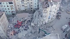 Μάχη με το χρόνο δίνουν οι διασώστες στην Τουρκία