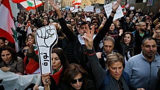 Libaneses comemoram 100 dias de protestos