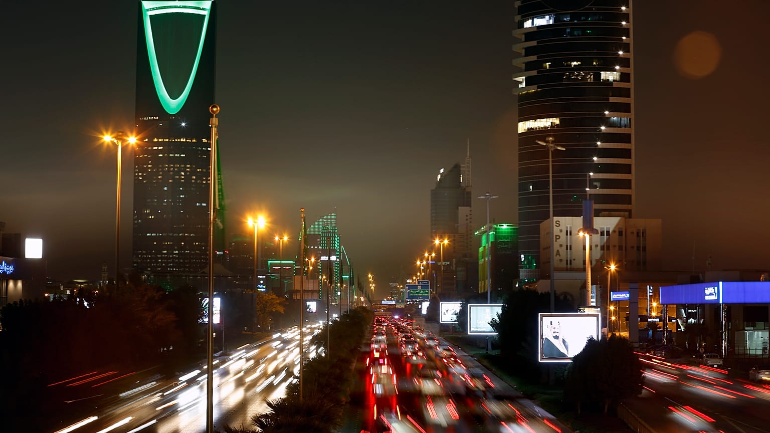 برج المملكة في الرياض، المملكة العربية السعودية.