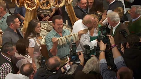 Schwarzenegger auf Weißwurstparty bei Kitzbühel