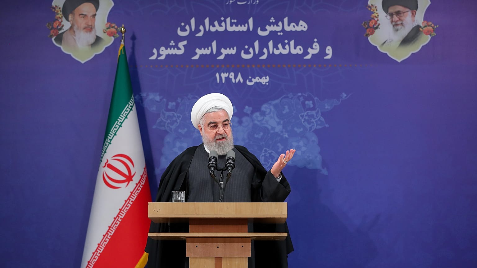 انتقادات تند روحانی: نظام سلطنتی و کمونیستی نیستیم که فقط حزب رستاخیز و کمونیسم داشته باشیم