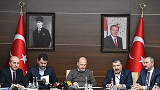 İçişleri Bakanı Süleyman Soylu, Sağlık Bakanı Fahettin Koca, Çevre ve Şehircilik Bakanı Murat Kurum ile Adalet Bakanı Adbulhamit Gül basın açıklaması yaptı