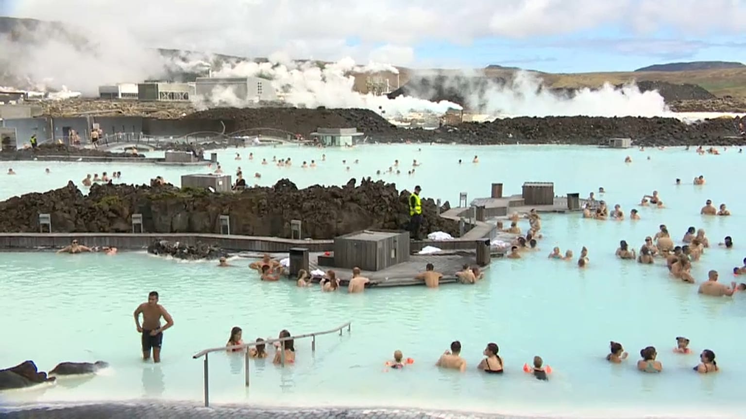 La terre gronde en Islande, le secteur aérien tremble