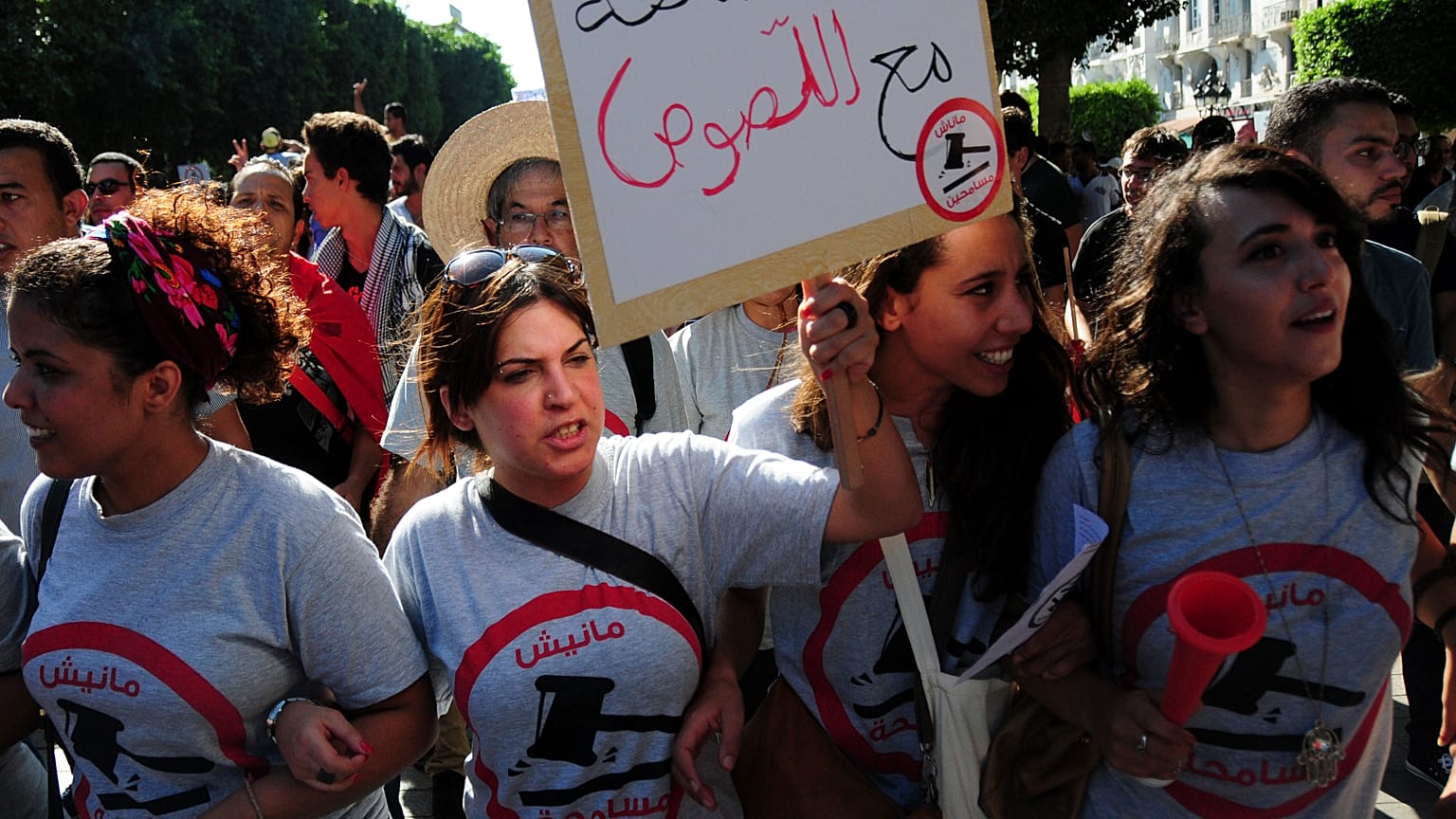  الموت يغيب المدونة والنّاشطة التونسية لينا بن مهني 