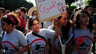  الموت يغيب المدونة والنّاشطة التونسية لينا بن مهني 