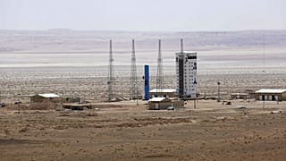   ایران آماده پرتاب ظفر به فضا با ماهواره‌بر سیمرغ است