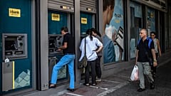 Yunanistan finansal krizden 10 yıl sonra ilk kez uzun vadeli kredi alacak